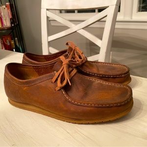 Clarks wallabee step shoes size 9